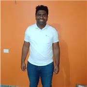 Profesor de ciencias y químicas dedicada a adolecentes de secundaria en la costa y todo el país